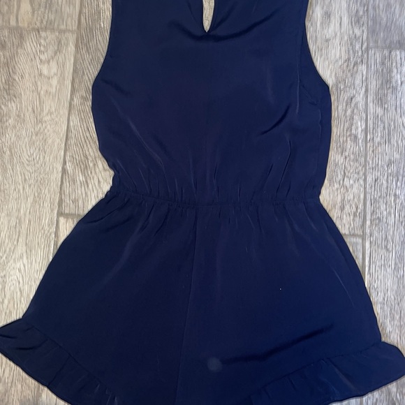 Navy romper with bow in the front - Picture 9 of 12